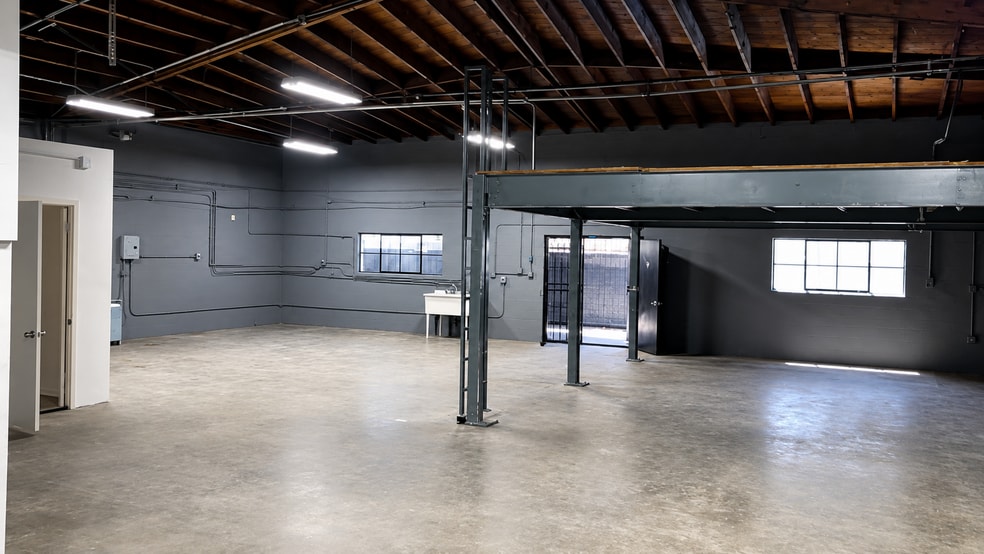 More Photos Of 15151 Prairie Ave, Lawndale Warehouse For Sale