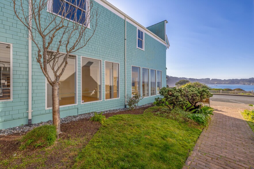 More Photos Of 45094 Main St, Mendocino General Retail For Sale