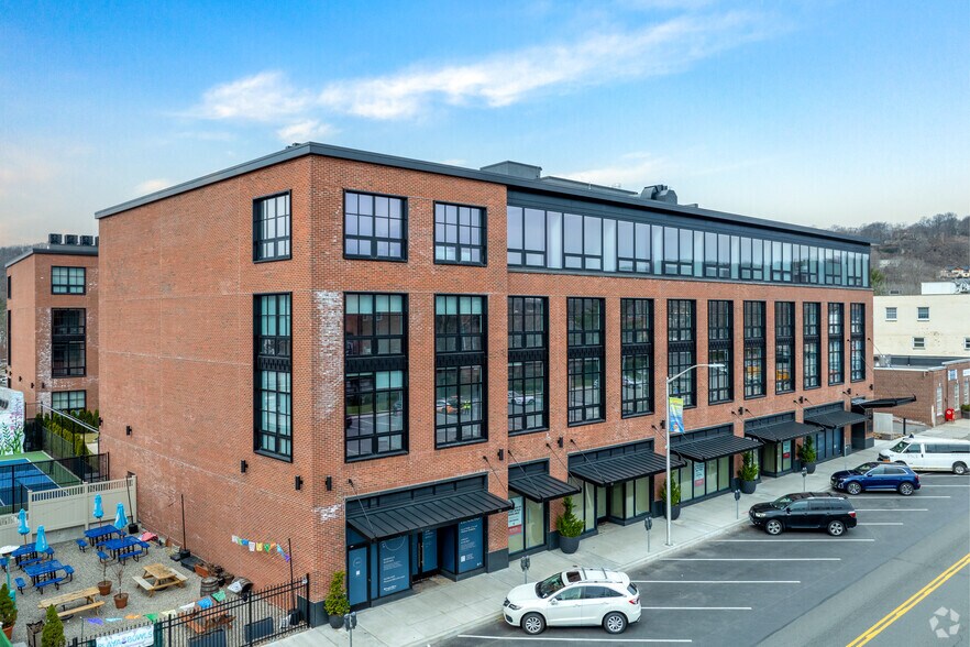 More Photos Of 70 Memorial Plz, Pleasantville Apartments For Lease