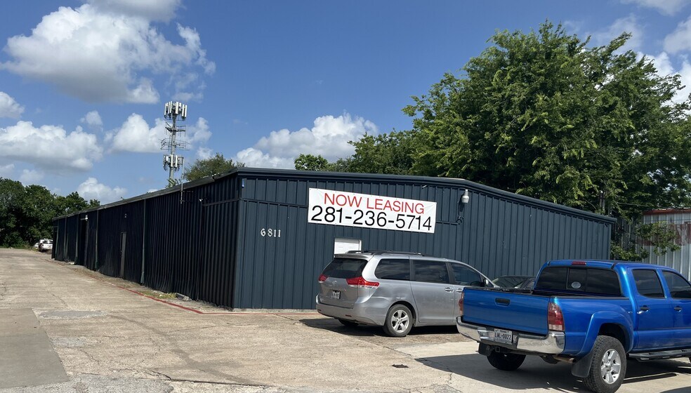 More Photos Of 6811 Baneway Dr, Houston Flex For Lease