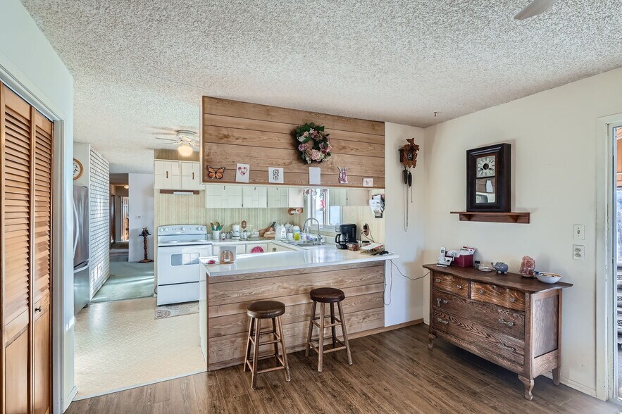 More Photos Of 754 Highway 86, Elizabeth Office For Sale