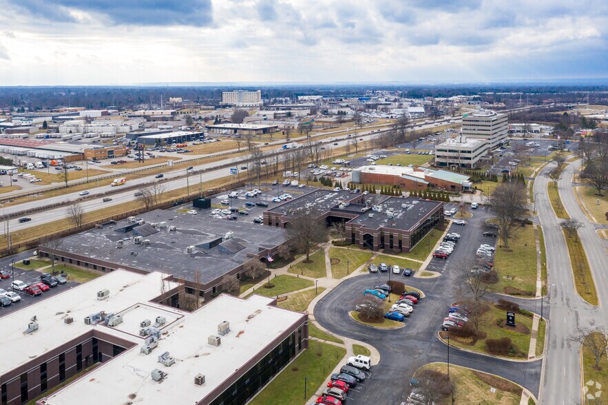 More Photos Of 10170 Linn Station Rd, Louisville Unknown For Lease