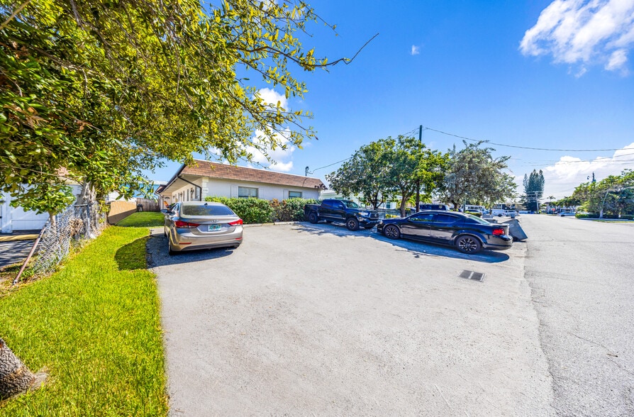 More Photos Of 240 SE 9th Ave, Pompano Beach Multifamily For Sale