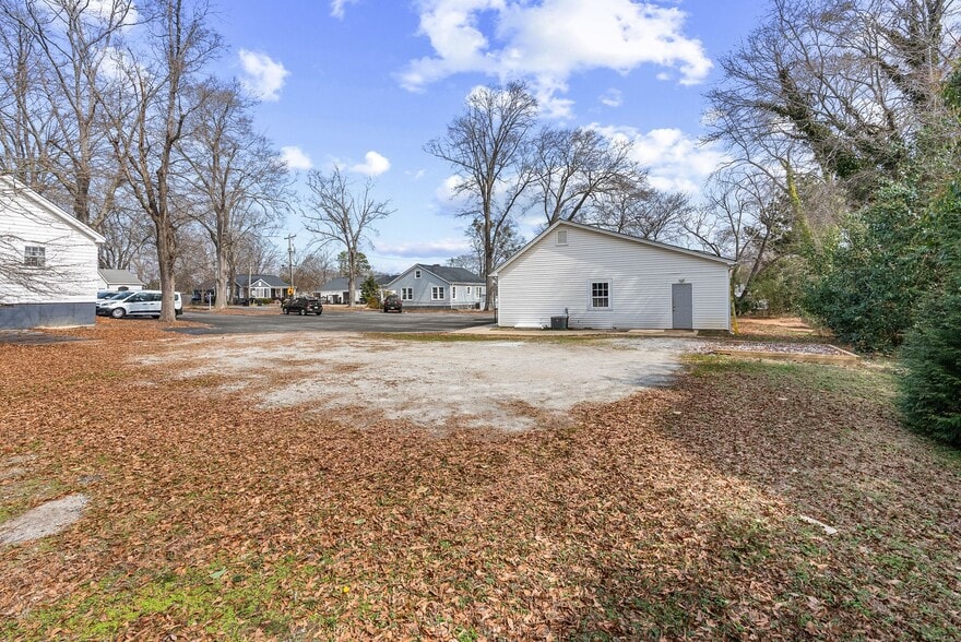 More Photos Of 107 Hillcrest Ave, Simpsonville Office For Sale