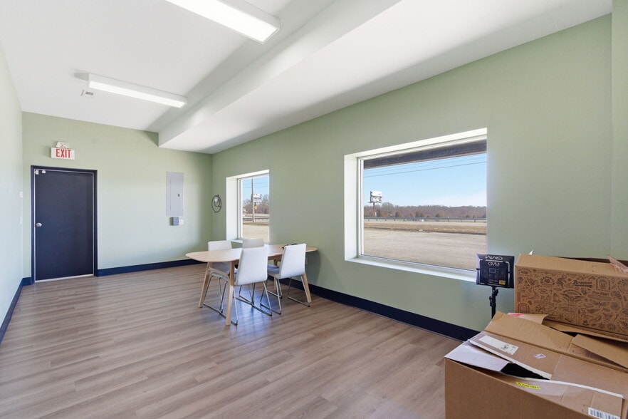 More Photos Of 10923 State Highway 176, Walnut Shade Office For Sale