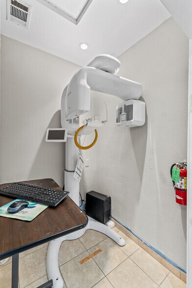 More Photos Of 235 W Noble Ave, Visalia Medical For Sale