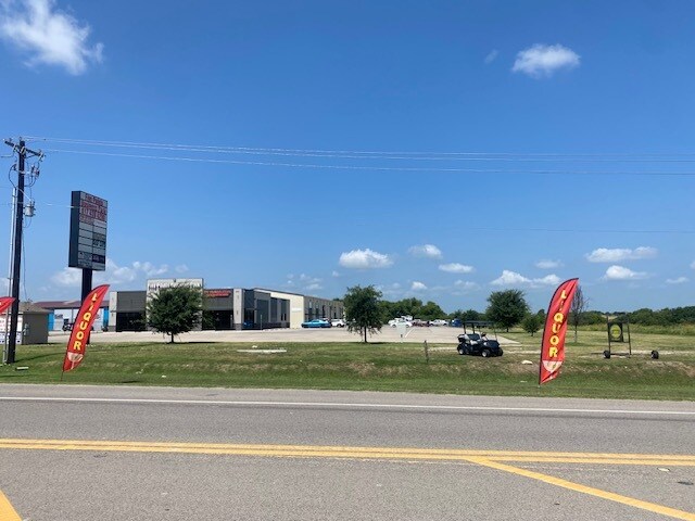 More Photos Of 12519 US-287 BUS, Fort Worth Warehouse For Lease