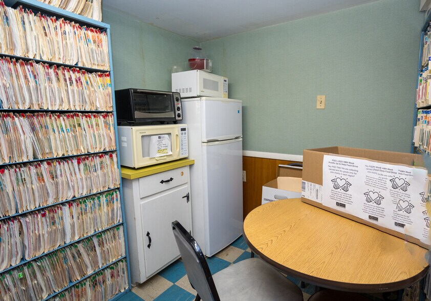 More Photos Of 73 Amboy Ave, Metuchen Medical For Sale