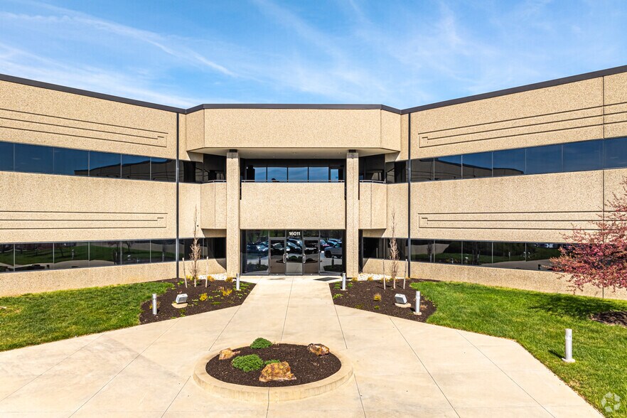 More Photos Of 16025 W 113th St, Lenexa Unknown For Lease