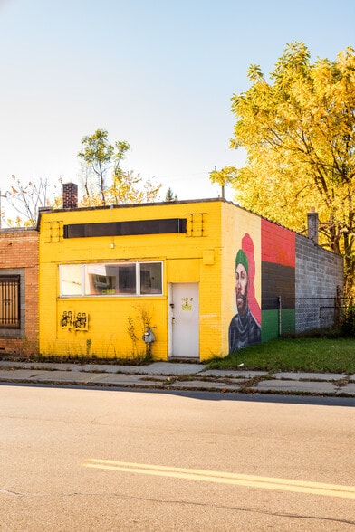 Primary Photo Of 18563 Ryan Rd, Detroit Storefront For Sale