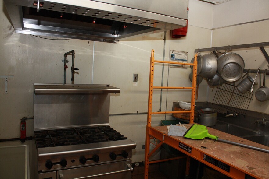 More Photos Of 3008 McHenry Ave, Modesto Restaurant For Lease