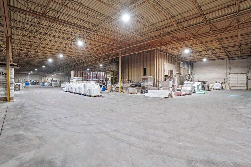 More Photos Of 1840 Progress Ave, Columbus Manufacturing For Sale