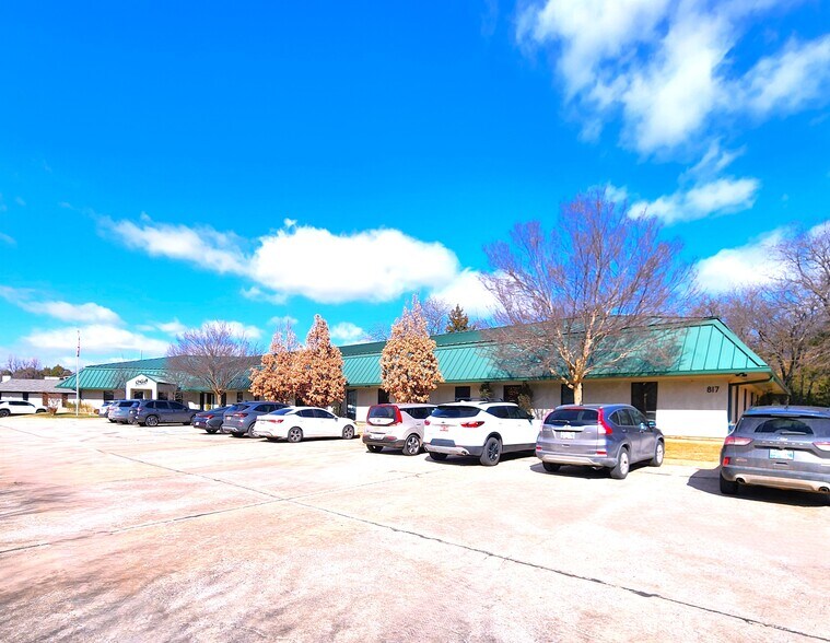 More Photos Of 817 NE 63rd St, Oklahoma City Office For Sale