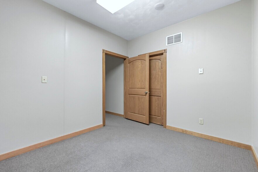 More Photos Of 1804 E Center St, Warsaw Loft Creative Space For Sale