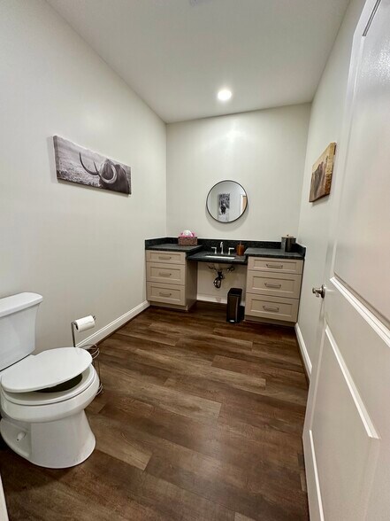 More Photos Of 1301 W Wendover Ave, Greensboro Medical For Sale
