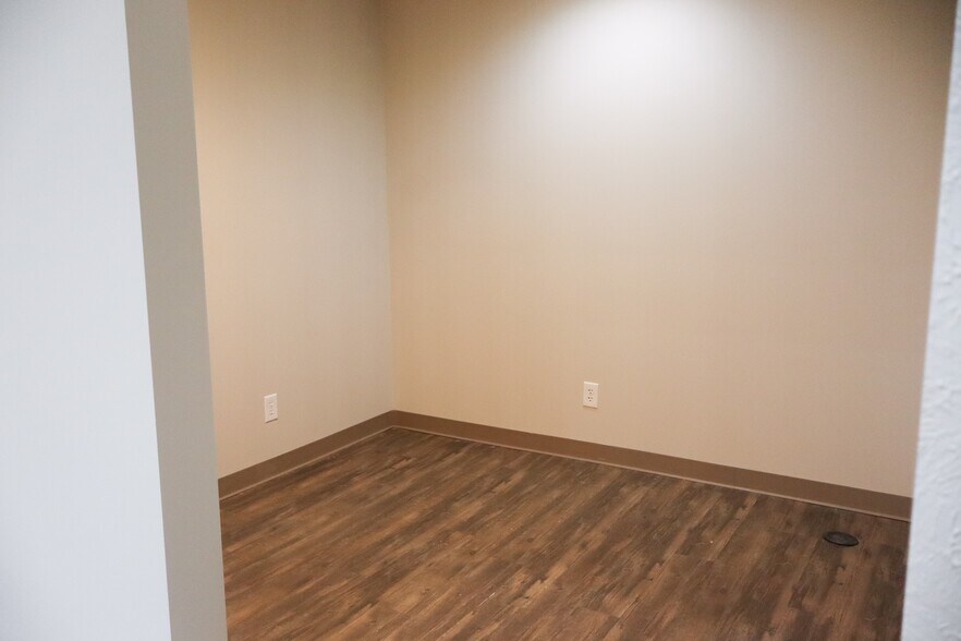 More Photos Of 912 N Dixie Ave, Elizabethtown Self Storage For Sale