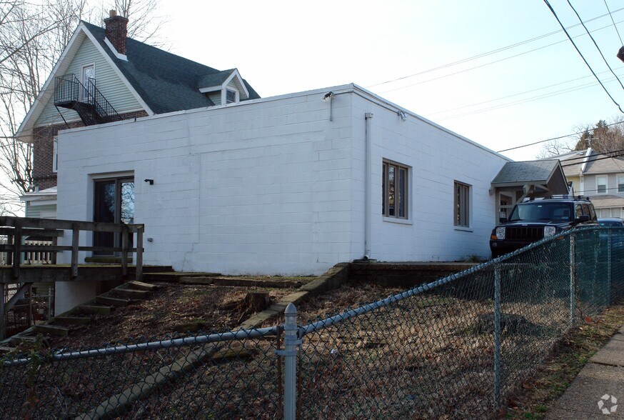 More Photos Of 617 Lincoln Ave, Prospect Park Office For Lease