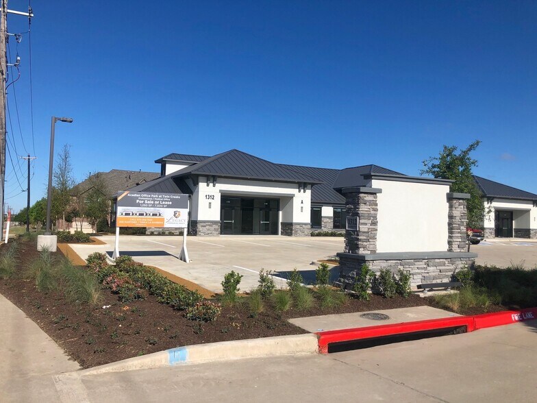 More Photos Of 1312 W Exchange Pky, Allen Medical For Lease