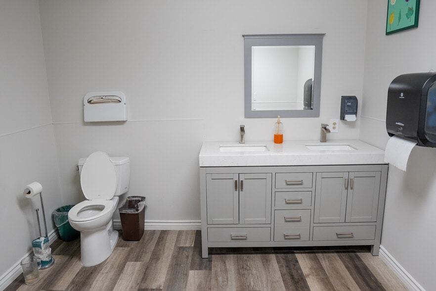 More Photos Of 1061 S Melrose St, Placentia Warehouse For Lease