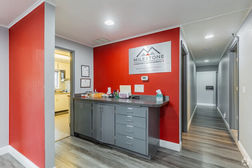 More Photos Of 6823 SW Canyon Rd, Portland Office For Lease