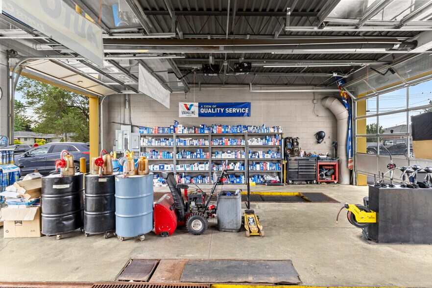 More Photos Of 8332 E 12 Mile Rd, Warren Service Station For Sale