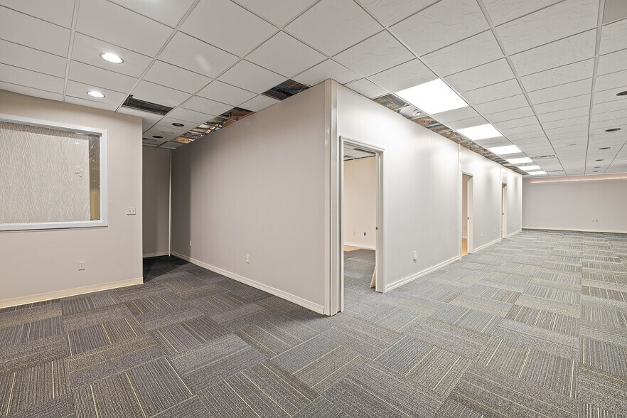 More Photos Of 47 Maple Ave, Flemington Light Manufacturing For Lease