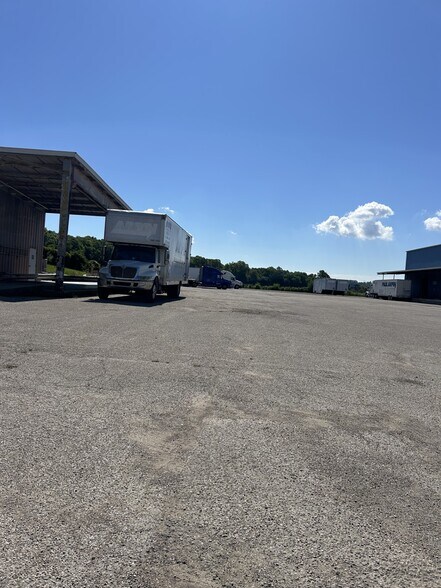 More Photos Of 3516 Wrightway Rd, Dayton Truck Terminal For Sale