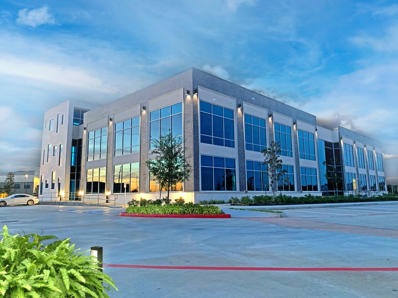 More Photos Of 7619 Branford Pl, Sugar Land Medical For Lease