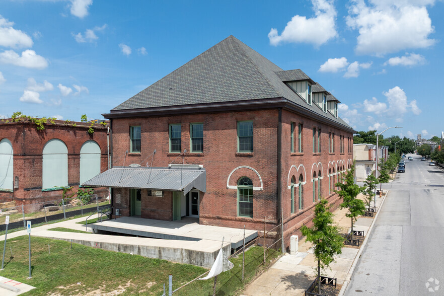 Primary Photo Of 1414 N Wolfe St, Baltimore Showroom For Lease