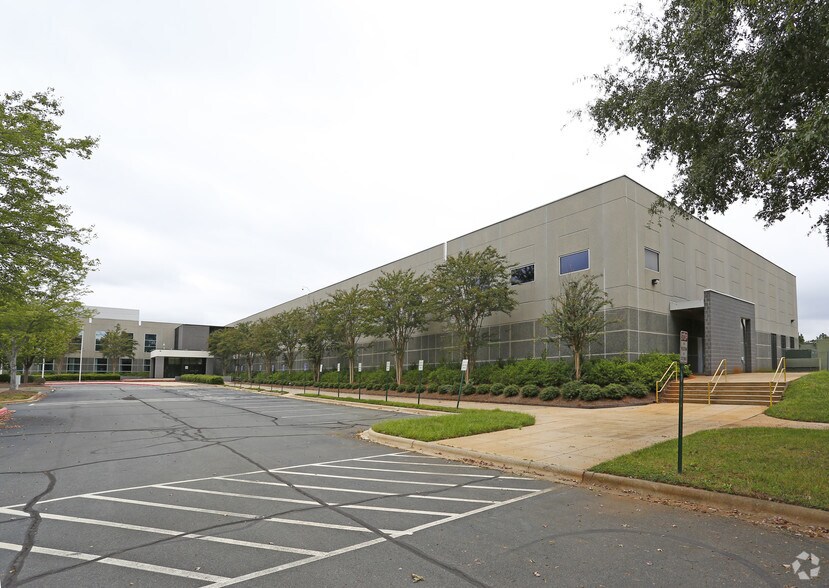 More Photos Of 1800 Overview Dr, Rock Hill Warehouse For Lease