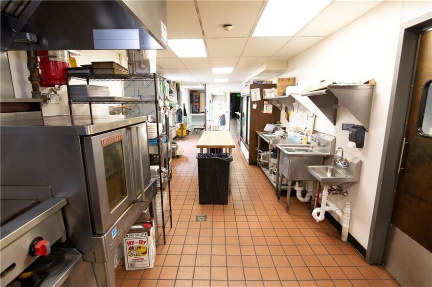 More Photos Of 371-373 Smith St, Providence Storefront For Sale