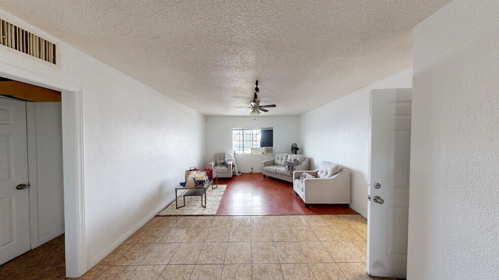 More Photos Of 530 E Oakey Blvd, Las Vegas Apartments For Sale