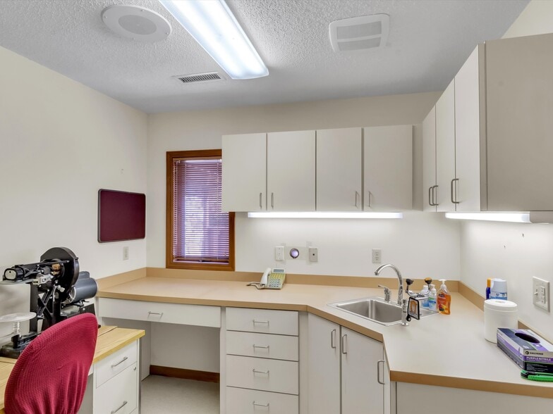 More Photos Of 540 Hospital Dr, Clyde Healthcare For Sale