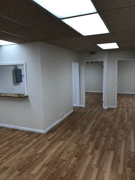 More Photos Of 5816 Lankershim Blvd, North Hollywood Office For Lease