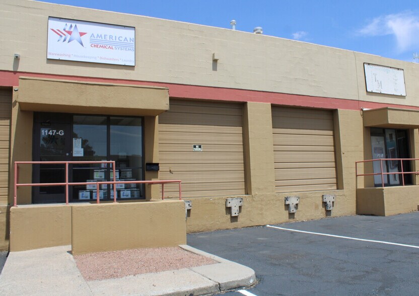 More Photos Of 1121 Larry Mahan Dr, El Paso Light Distribution For Lease