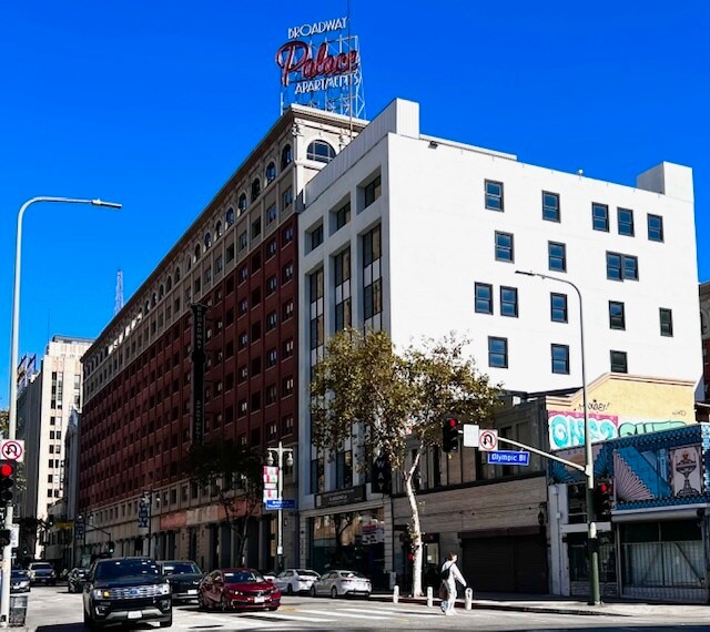 More Photos Of 1001 S Broadway, Los Angeles Storefront For Lease