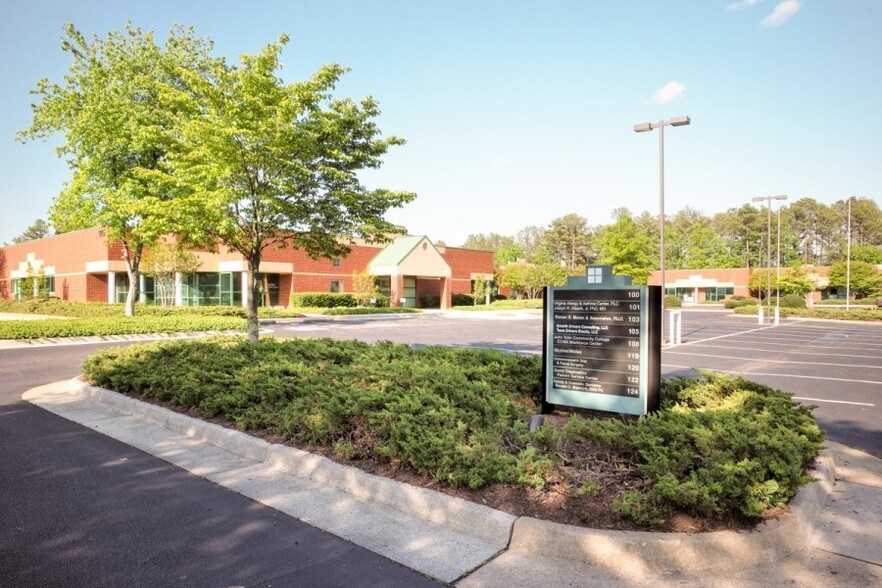 More Photos Of 1807 Huguenot Rd, Midlothian Medical For Lease