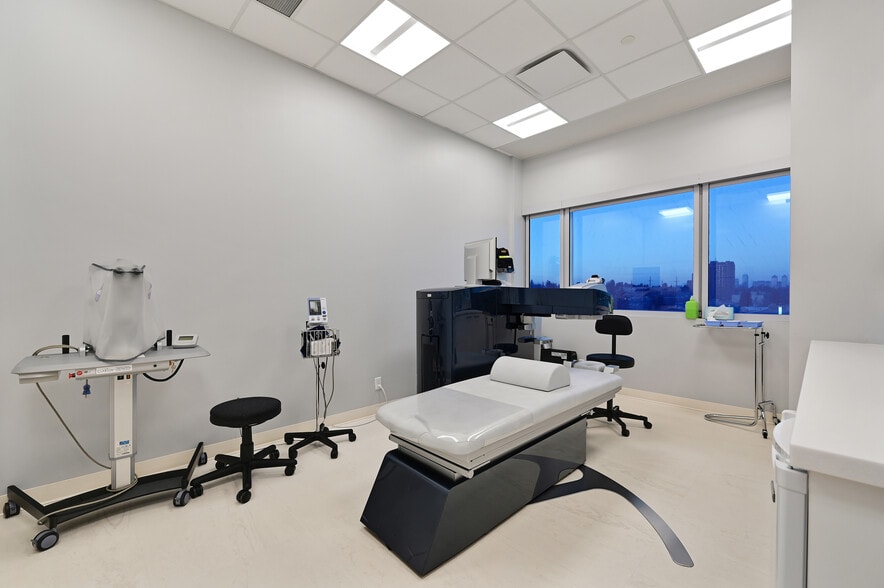 More Photos Of 5340 1st St SW, Calgary Medical For Lease