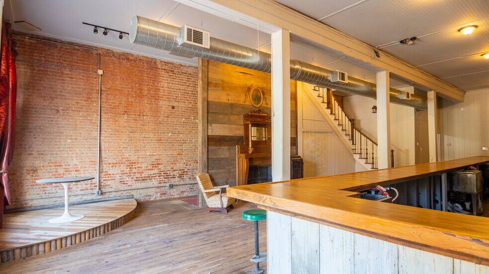 More Photos Of 20 Spring Rd, Molena Storefront For Sale