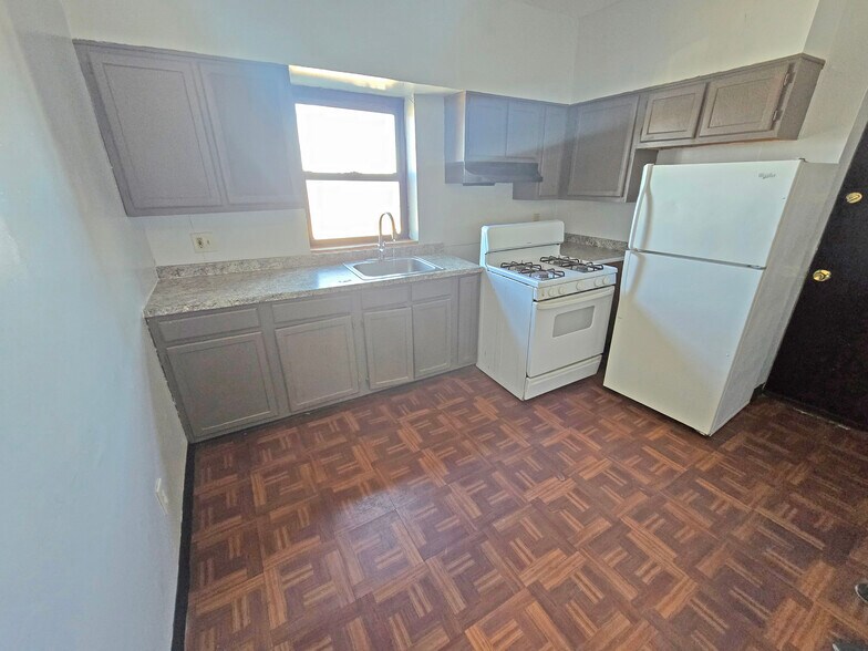 More Photos Of 81-85 Walnut St, Springfield Multifamily For Sale