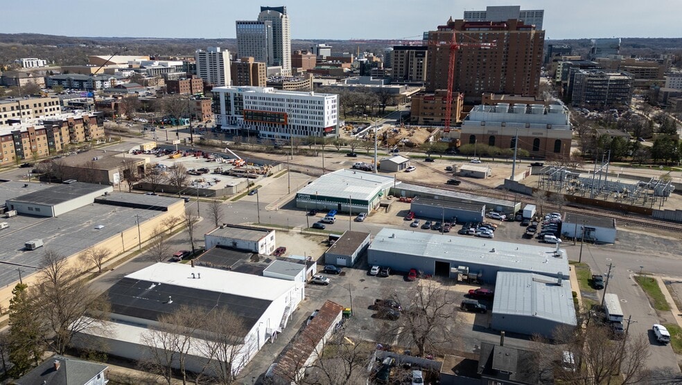 More Photos Of 407 2nd Ave NW, Rochester Light Distribution For Lease