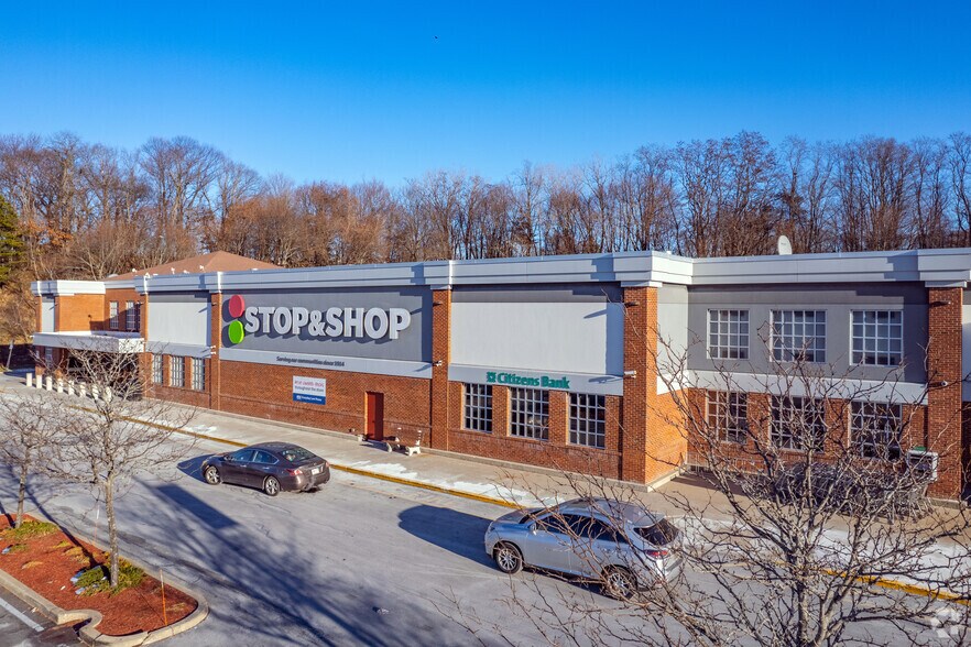 More Photos Of 950 American Legion Hwy, Boston Unknown For Lease