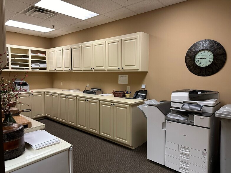 More Photos Of 4750 Sherwood Common Blvd, Baton Rouge Office For Lease