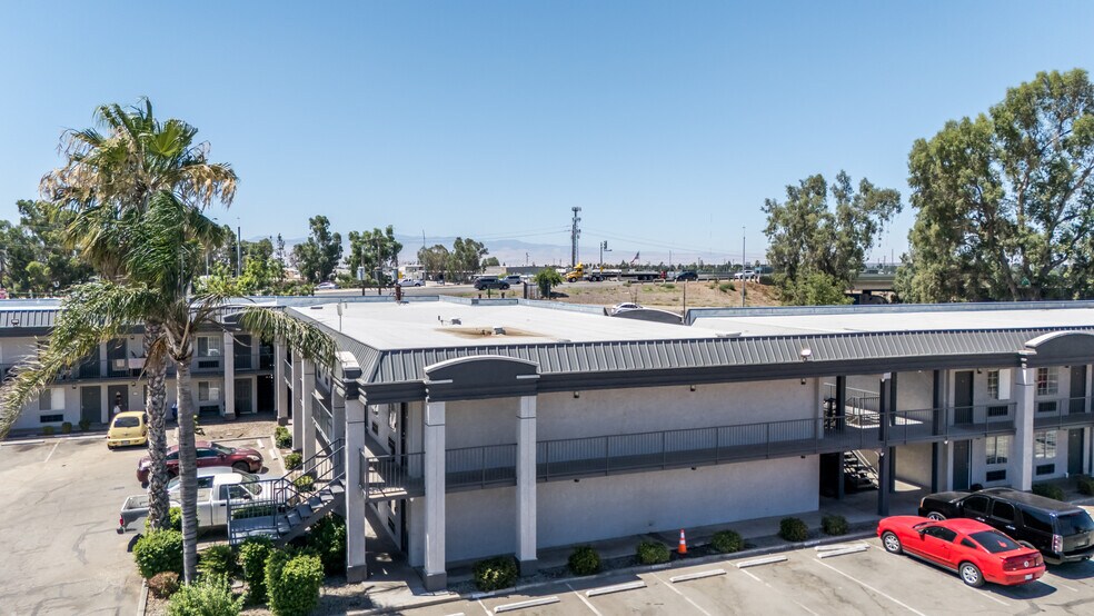 More Photos Of 2700 White Ln, Bakersfield Apartments For Sale