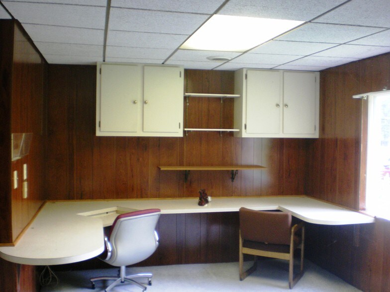 More Photos Of 4939 State Highway 23, Norwich Medical For Sale