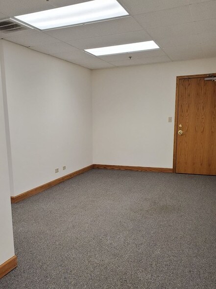 More Photos Of 1N141 County Farm Rd, Winfield Medical For Sale