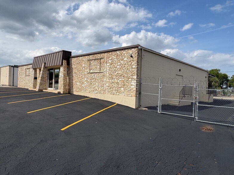 More Photos Of 511 W Rhapsody Dr, San Antonio Service For Lease