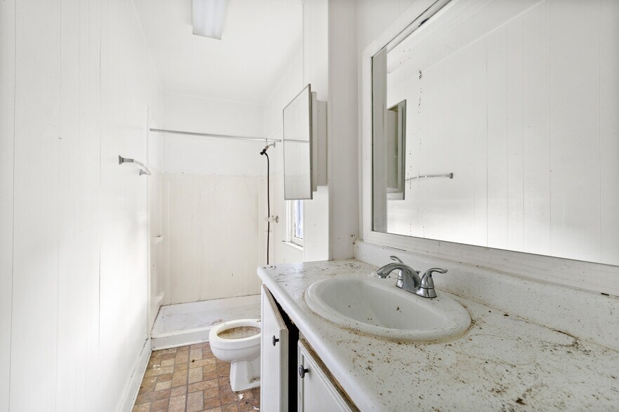 More Photos Of 928 University Ave, Huntsville Apartments For Sale