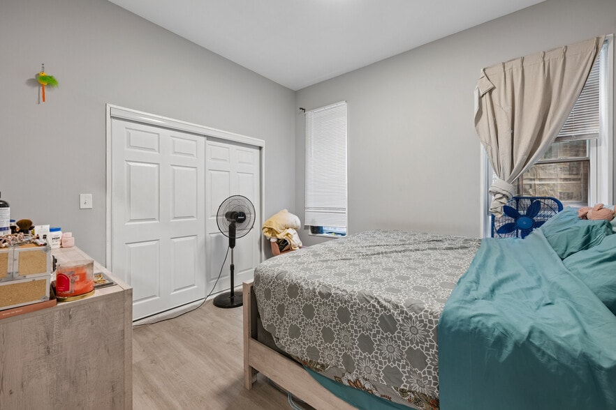 More Photos Of 4929 S. Vincennes Ave, Chicago Apartments For Sale