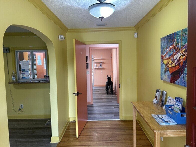 More Photos Of 200 Mission Rd, Palatka Medical For Sale